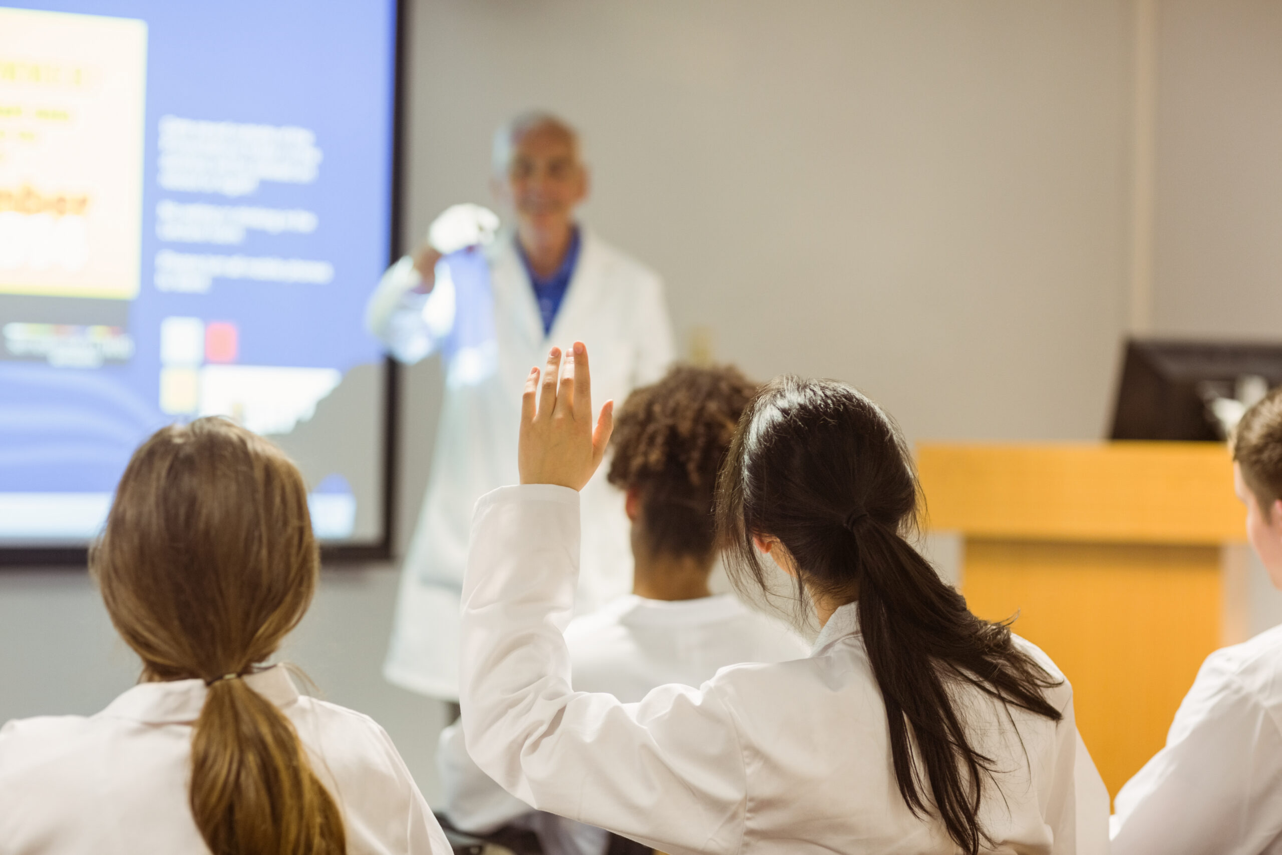 Formazione continua in sanità: perché oggi è una scelta strategica per aziende e professionisti
